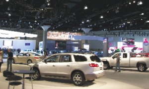 Auto Industry Shows Off Alternatives at Annual Show